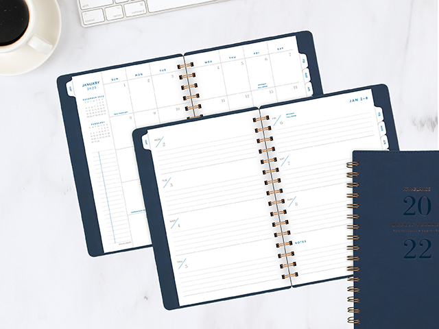 2023 AT-A-GLANCE Signature Weekly Planner 